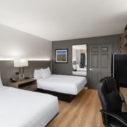 Baymont by Wyndham Rock Springs - 2 Queen Bed