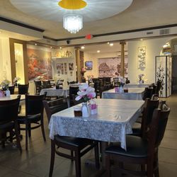 Thai Phooket - Thai Phooket's dining room!