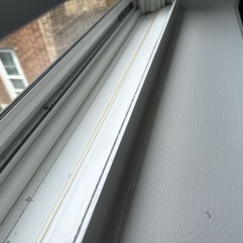 Bubbles Window Washing & Gutter Cleaning - Freshly cleaned windowsill - Window Washing Near Me - Chicago, Illinois Bubbles Window Washing & Gutter Cleaning - Freshly cleaned windowsill - Window Washing Near Me - Chicago, Illinois