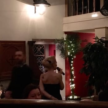 Piccolo Italian Restaurant & Bar - Live jazz singer every Friday and Saturday night - Italian Near Me - Cheadle, XGM