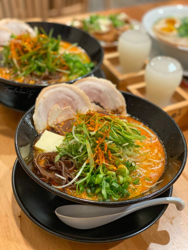 Menya Ultra - Mira Mesa