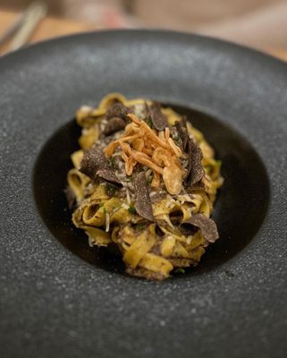 ēst Restaurant by null