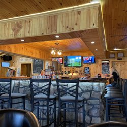The New West Restaurant And Lounge - Bar area