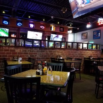Brickers Pub - Dining area - Pubs Near Me - Brownsburg, Indiana