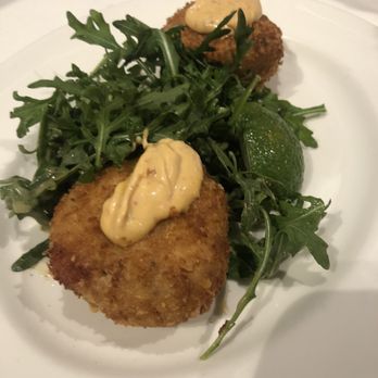 Mustards Grill - Dungeness Crab Cakes - New American Near Me - Napa, California