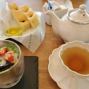 Waikiki Leia - Salad, bread, and tea accompany our lunch - Wedding Chapels Near Me - Honolulu, Hawaii Waikiki Leia - Salad, bread, and tea accompany our lunch - Wedding Chapels Near Me - Honolulu, Hawaii