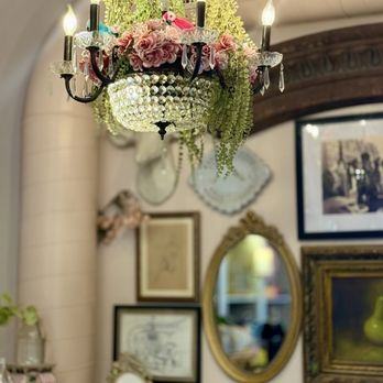 La Maison Jaune Cafe - Bakeries Near Me - Philadelphia, Pennsylvania