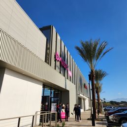 Daiso AV is now open!