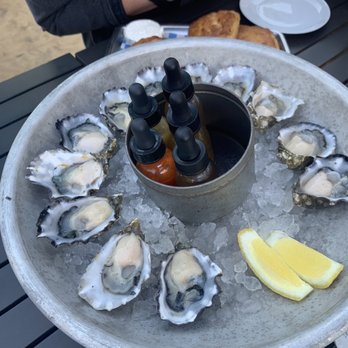 Jacqueline - Oysters - Cocktail Bars Near Me - Portland, Oregon