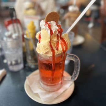 Fitz's - a cup of ice cream and a cookie - New American Near Me - Saint Louis, Missouri