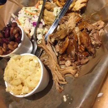 Big Fatty's BBQ - Piggy Sampler Platter with pulled pork and pulled chicken - Barbeque Near Me - White River Junction, Vermont