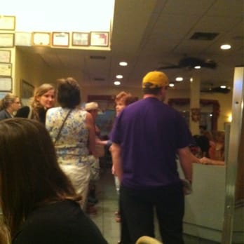 SKD Kitchen And Drinks - People waiting for table - Pizza Near Me - Saint Pete Beach, Florida SKD Kitchen And Drinks - People waiting for table - Pizza Near Me - Saint Pete Beach, Florida
