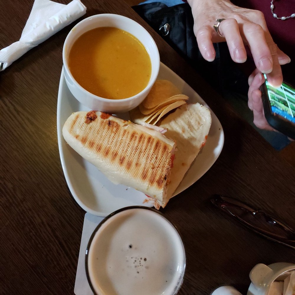Mickey Macs - Cajun Chicken Panini and a Smithwick Red Ale w/ Vegetable Soup and Pringles - Pubs Near Me - Sligo, SO