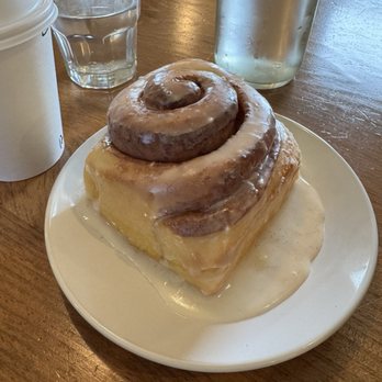 Fariner Bakery - Cinnamon roll - Bakeries Near Me - Ashland, Nebraska