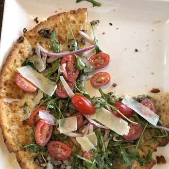 Topgolf - Farmhouse pizza - New American Near Me - Oxon Hill, Maryland