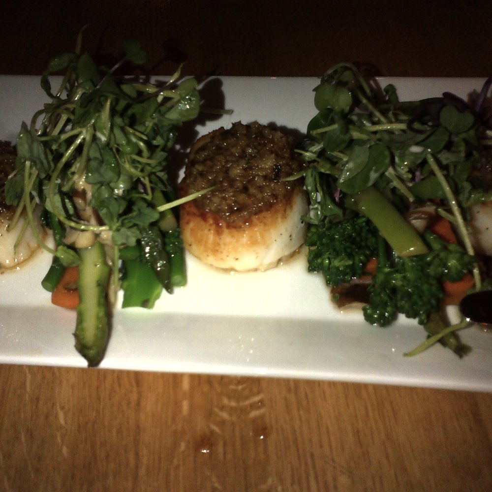 Scallops and mixed vegetable entree Scallops and mixed vegetable entree