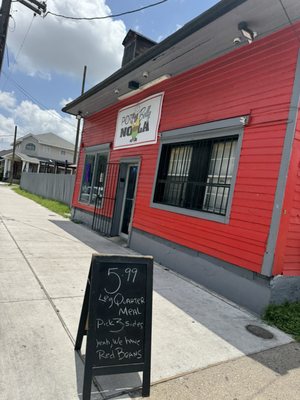 PotBelly Nola by null