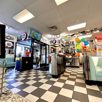 The Original Mels - the interior of a diner - Diners Near Me - Vacaville, California The Original Mels - the interior of a diner - Diners Near Me - Vacaville, California