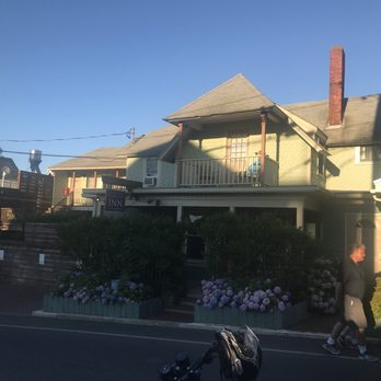 Madison Inn - Bed & Breakfast Near Me - Oak Bluffs, Massachusetts