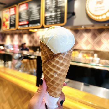 Salt & Straw - Last chance flavor: Green Fennel and Maple - Ice Cream & Frozen Yogurt Near Me - Pasadena, California Salt & Straw - Last chance flavor: Green Fennel and Maple - Ice Cream & Frozen Yogurt Near Me - Pasadena, California