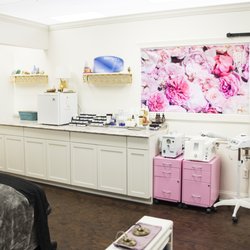 Spa Liz and Company - Spa Liz is proud to offer time-proven and cutting-edge technology to help you achieve great skin and amazing relaxation!