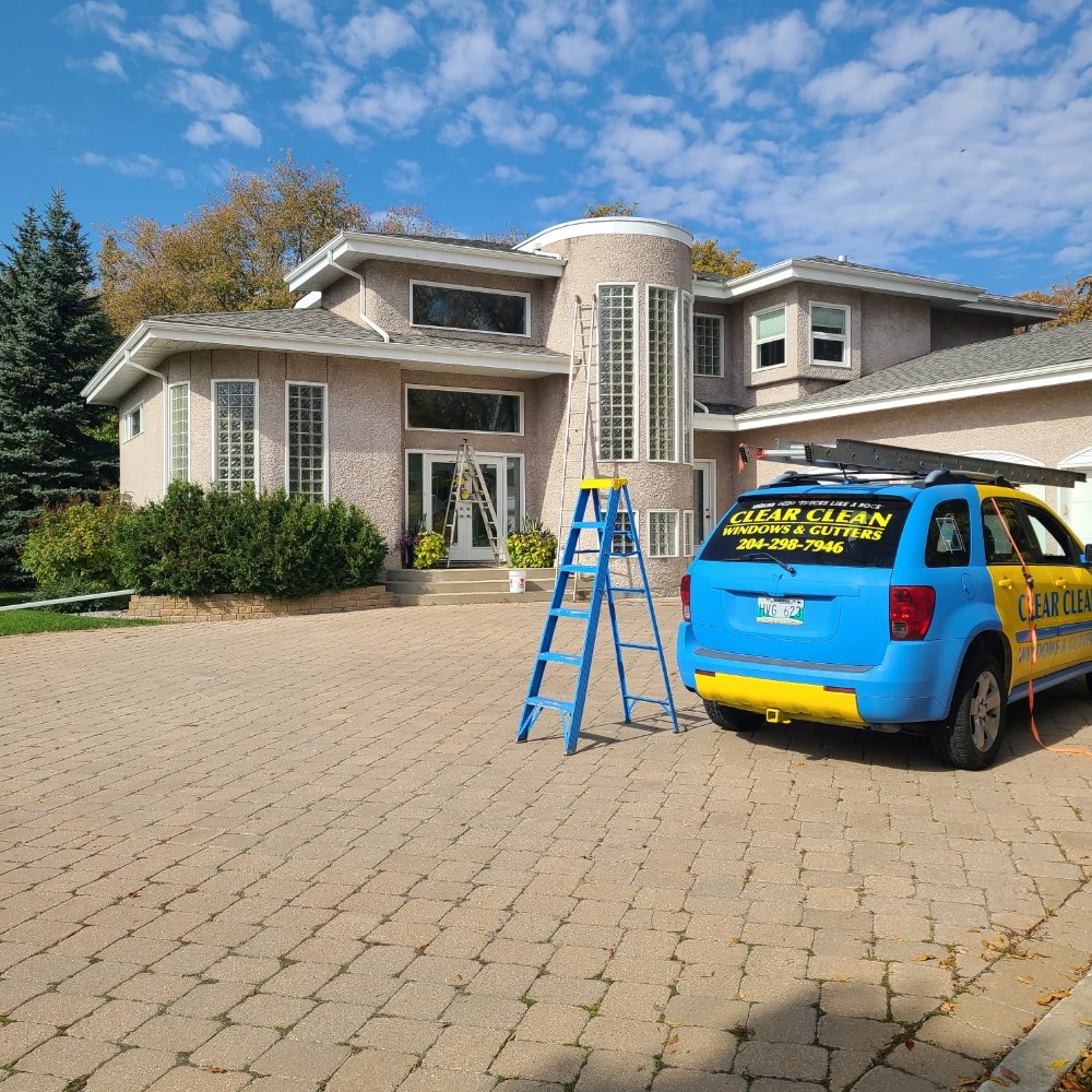 CLEAR CLEAN WINDOWS AND GUTTERS Updated September 2024 19 Photos