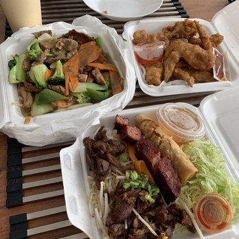 Com Pho Asia - Stir fried rice noodles, chicken wings with butter, vermicelli and a mango milkshake. $54 for everything via door dash. - Vietnamese Near Me - Newmarket, Ontario Com Pho Asia - Stir fried rice noodles, chicken wings with butter, vermicelli and a mango milkshake. $54 for everything via door dash. - Vietnamese Near Me - Newmarket, Ontario