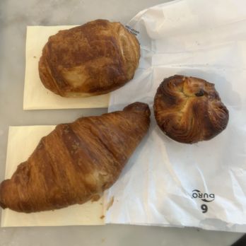 L'Appartement 4F - Croissant, pain au chocolat, Kouign Amann - Bakeries Near Me - Brooklyn, New York L'Appartement 4F - Croissant, pain au chocolat, Kouign Amann - Bakeries Near Me - Brooklyn, New York