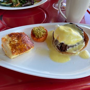 Cafe Le Reve - Steak Eggs Benedict - Breakfast & Brunch Near Me - Riverside, California Cafe Le Reve - Steak Eggs Benedict - Breakfast & Brunch Near Me - Riverside, California