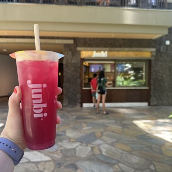 Junbi - Waikiki - Yuzu Dragonfruit Green Tea - Coffee & Tea Near Me - Honolulu, Hawaii Junbi - Waikiki - Yuzu Dragonfruit Green Tea - Coffee & Tea Near Me - Honolulu, Hawaii