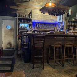 The Porter - Fully stocked bar