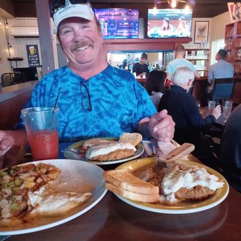 Mandy's Family Restaurant - American Near Me - Eugene, Oregon