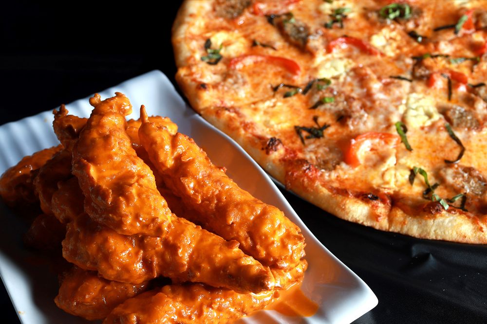 LIP CITY PIZZA BY GRAZE Updated September 2024 11 Photos 345 S