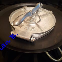 Mercado Municipal - Picked up a 14" comal and large tortilla press, yup I love to eat and cook!