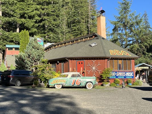 Skyway Bar & Grill by null