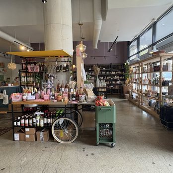 Flask & Field - Beer, Wine & Spirits Near Me - Los Angeles, California Flask & Field - Beer, Wine & Spirits Near Me - Los Angeles, California