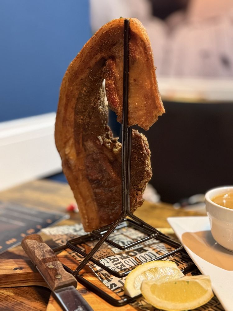 Food from El Criollo Restaurant