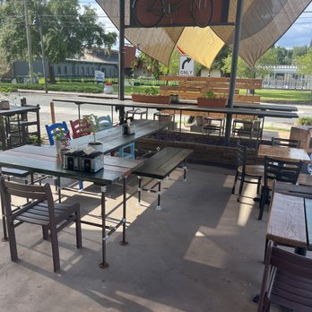The Deli Llama - Outside dining - Sandwiches Near Me - Mount Dora, Florida