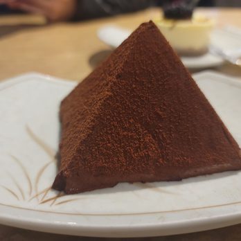 Tiny Pyramid - Chocolate Pyramid - Cafes Near Me - Honolulu, Hawaii