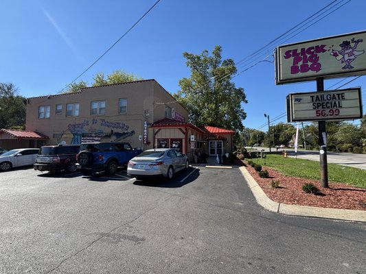 Slick Pig BBQ by null