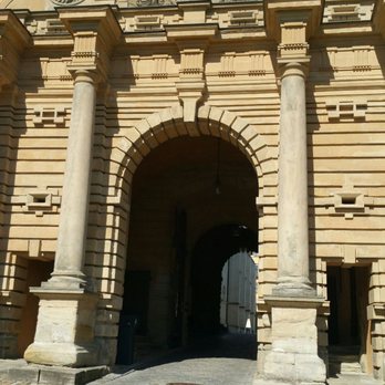 Museum Schloß Moritzburg - Eingang - Museums Near Me - Zeitz, ST