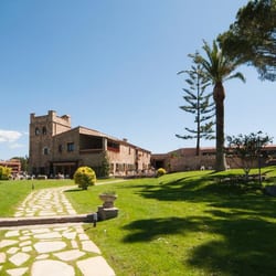 Mas Falet - Charming castle of the XVII century which is now hotel and restaurant