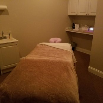 Massage Works - Massage Room and heated massage table. - Massage Near Me - Linthicum Heights, Maryland Massage Works - Massage Room and heated massage table. - Massage Near Me - Linthicum Heights, Maryland