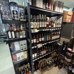 Super Lucky Star Food & Liquor - Wonderful owners!
