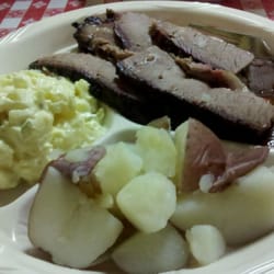Beef brisket w/ buttered potatoes and macaroni salad
