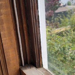 McCloud River Bed and Breakfast - Beautiful gardens views ruined by dust, dirt, unoiled wood sash.