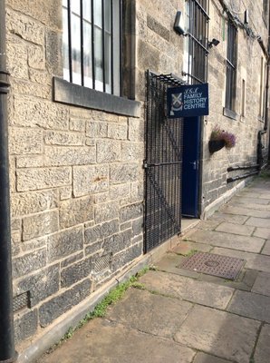 洋書 Look Up Edinburgh l.jpg