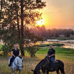 Spokane Trail Rides and Boarding - Sunset Trail Rides, Cozy Barn BnB Western DudeRanch! Campsites too.