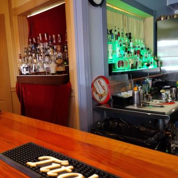 202 North Main Fine Wines, Spirits & Music Room/Top Shelf Speakeasy