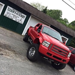 Tucker's Automotive Body